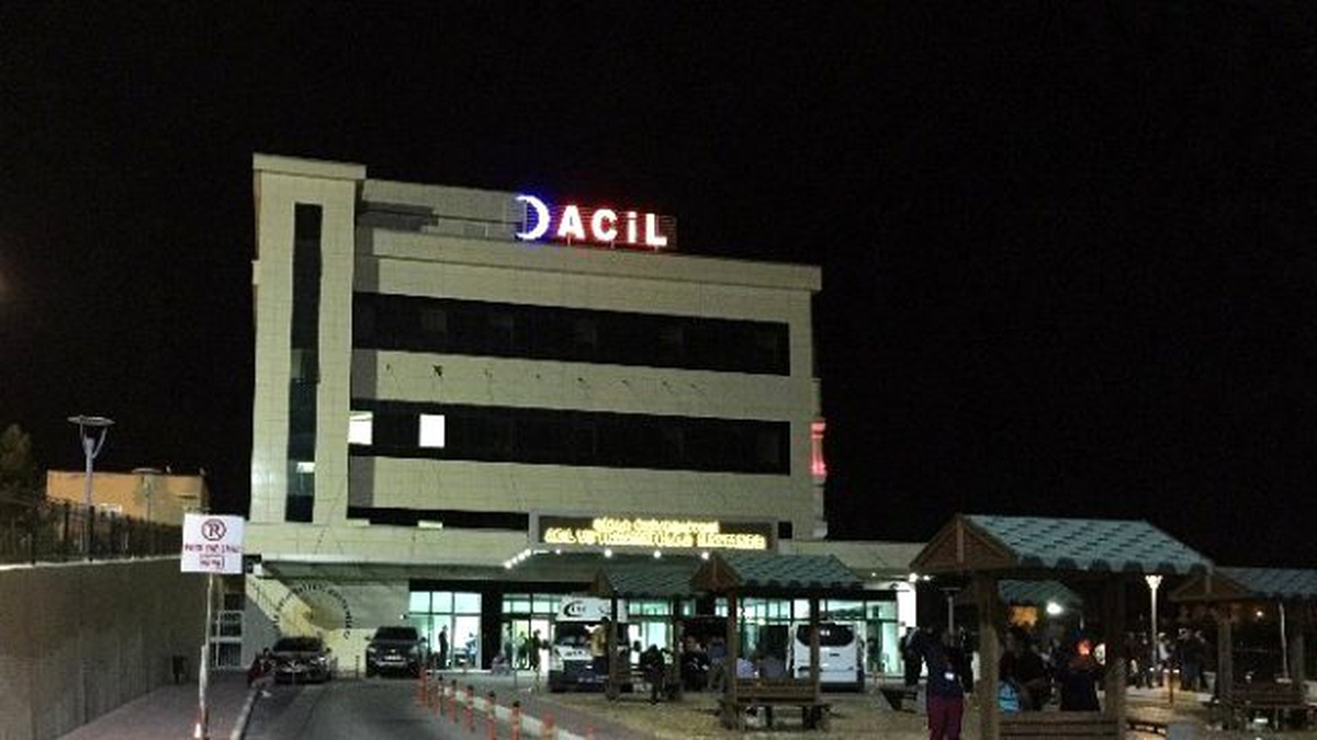 Polise Eşi ve Kızının Gözleri Önünde Saldırı