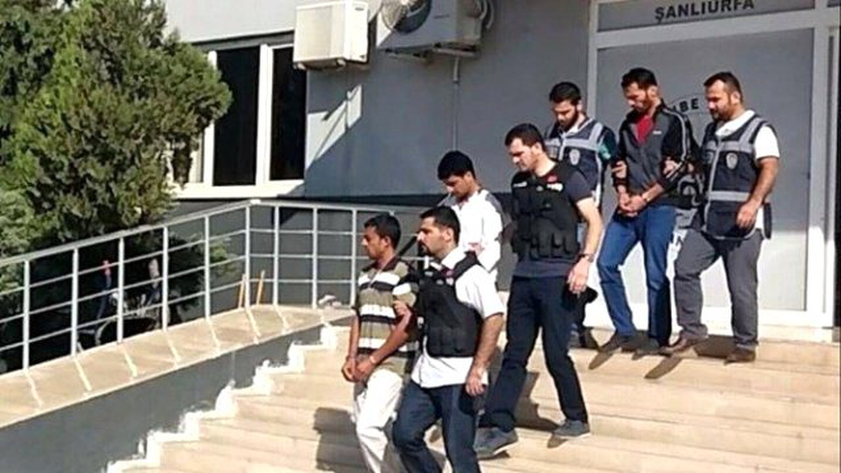 Sahte Kamu Görevlileri Polise Yakalandı
