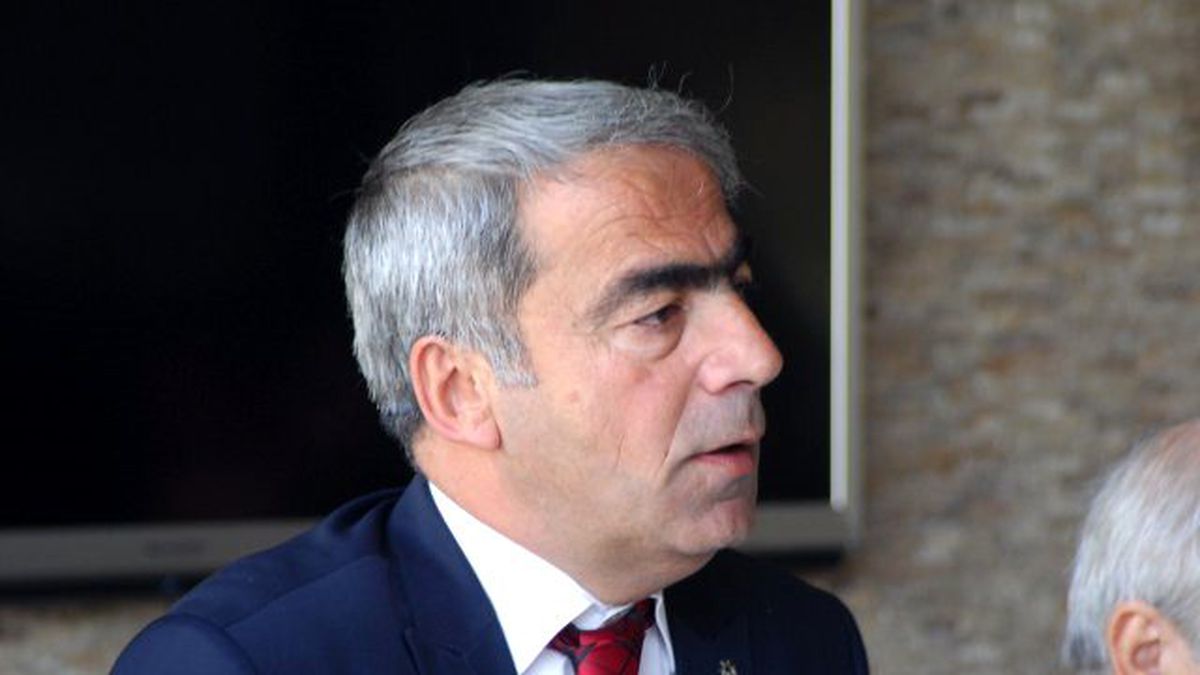 Seçime Kadar Partiler Bayrak Ve Flama Asmayacak