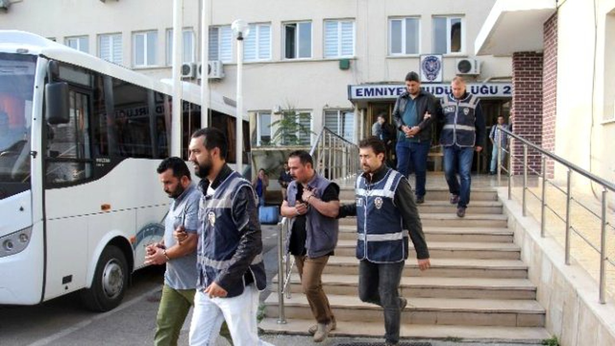 Silah Kaçakçısı 3 Kişi Tutuklandı