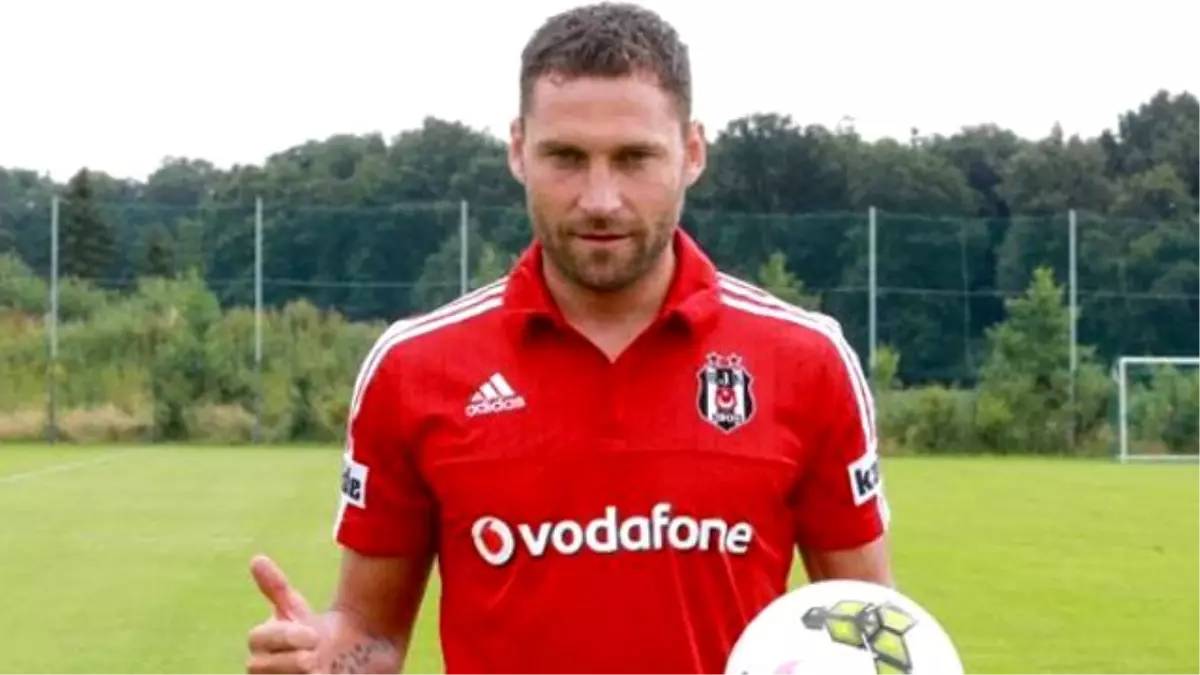 Tosic, Arnavutluk Maçında Çetnik Selamı Verdi