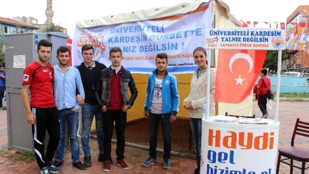 Üniversite Gençleri İçin Stand Açıldı