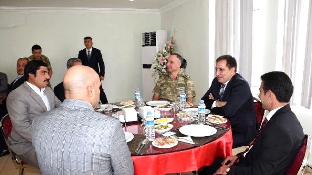 Vali Küçük Jandarma\'da Korucularla Buluştu
