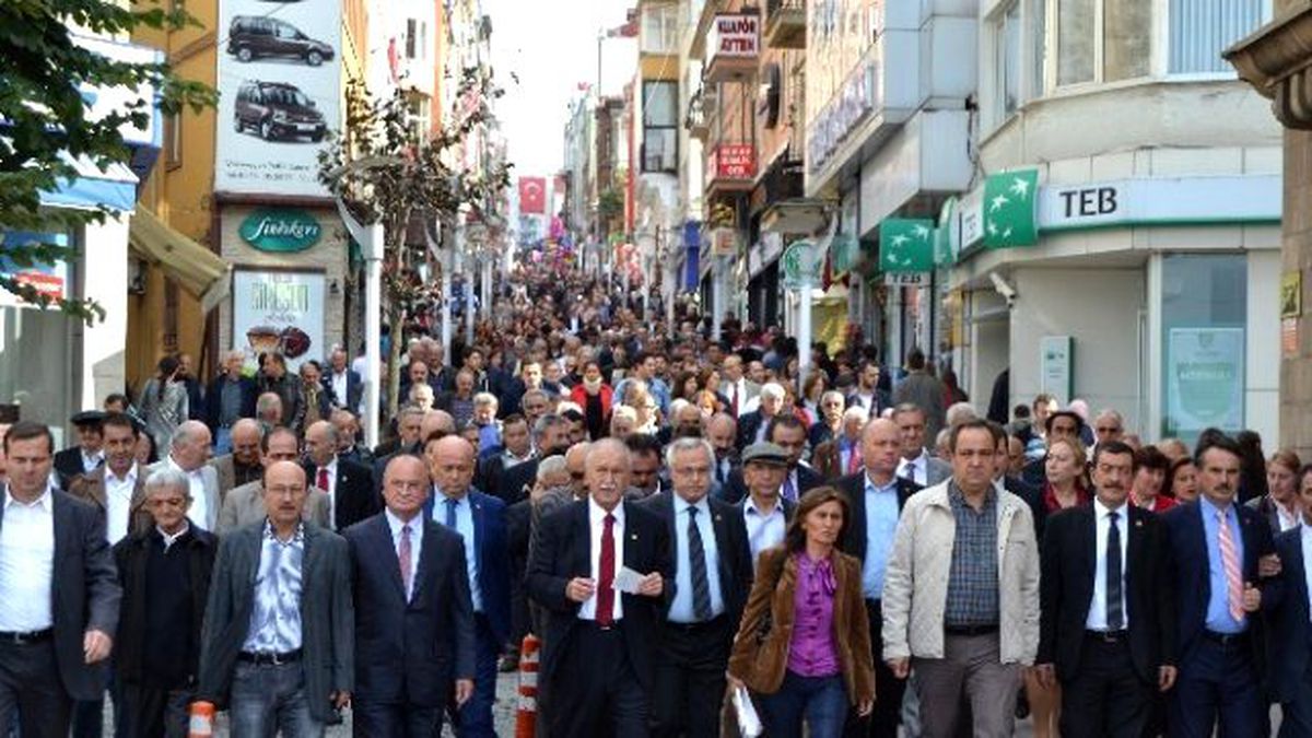 Ankara\'daki Bombalı Saldırıya Giresun\'da Cumhuriyet Halk Partisi\'nden Sessiz Protesto