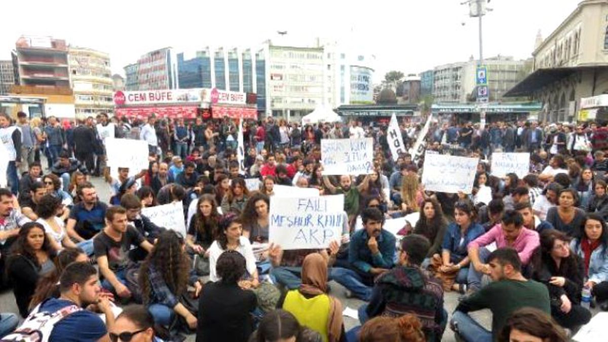 Ankara\'daki Patlamaya Kadıköy\'de Protesto