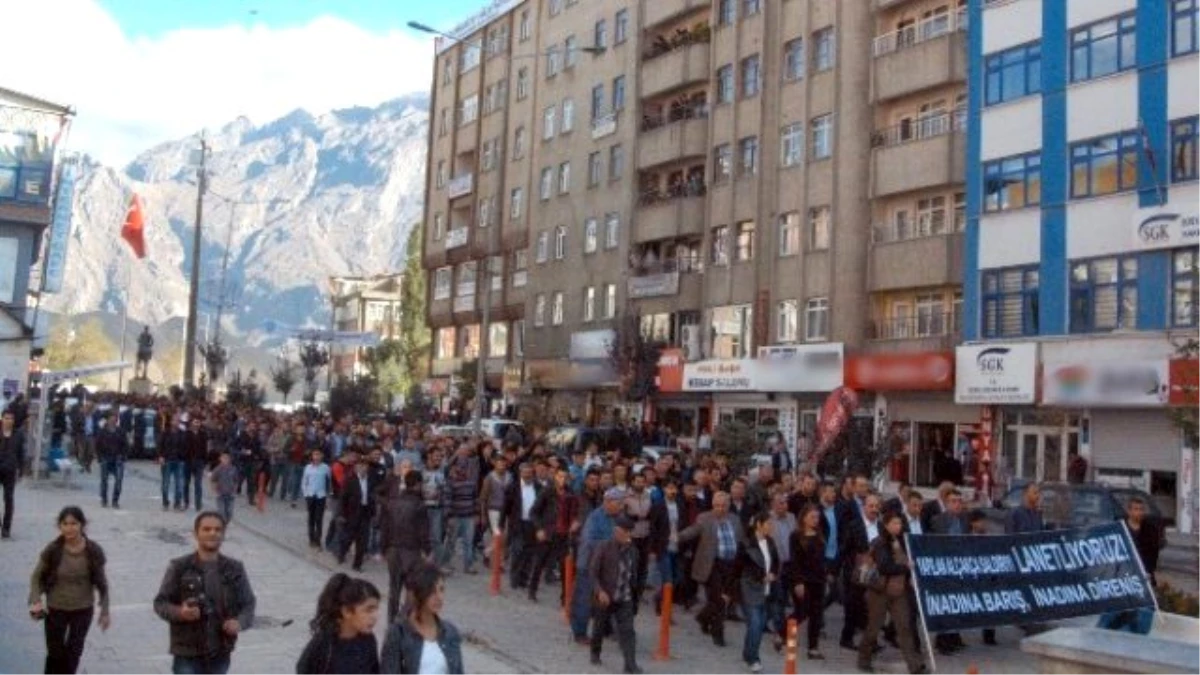 Ankara\'daki Saldırı Hakkari\'de Protesto Edildi