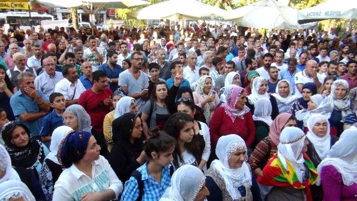 Ankara\'daki Terör Saldırısı Mersin\'de Protesto Edildi