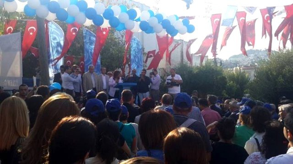 Aydın Büyükşehir Belediyesi Kuşadası\'nda Kültür Merkezi Açtı