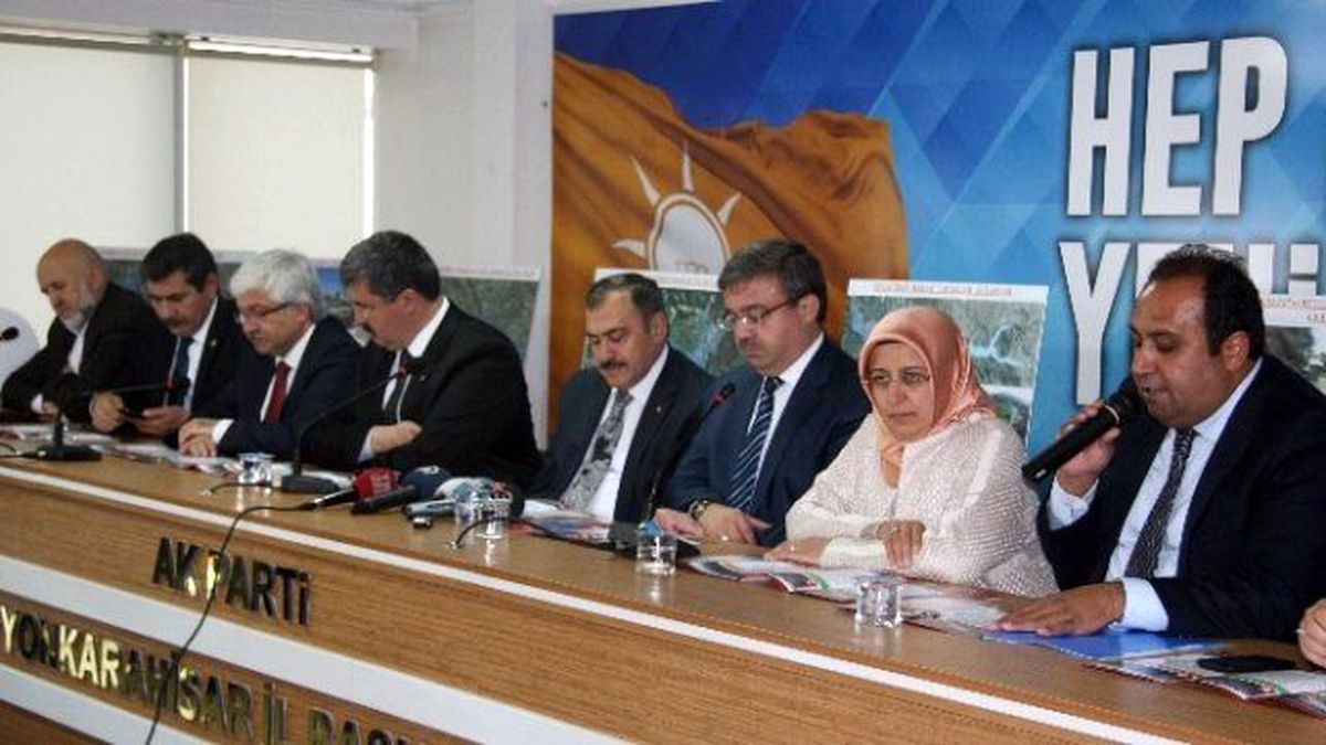Bakan Eroğlu, Ankara\'daki Patlamalarla İlgili Değerlendirmelerde Bulundu