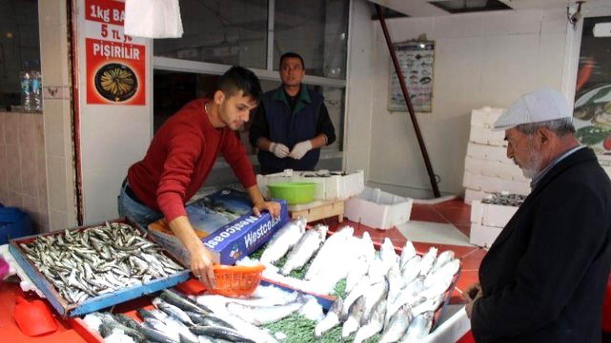 Balık Pazarında Deniz Ürünleri Çeşitliliği