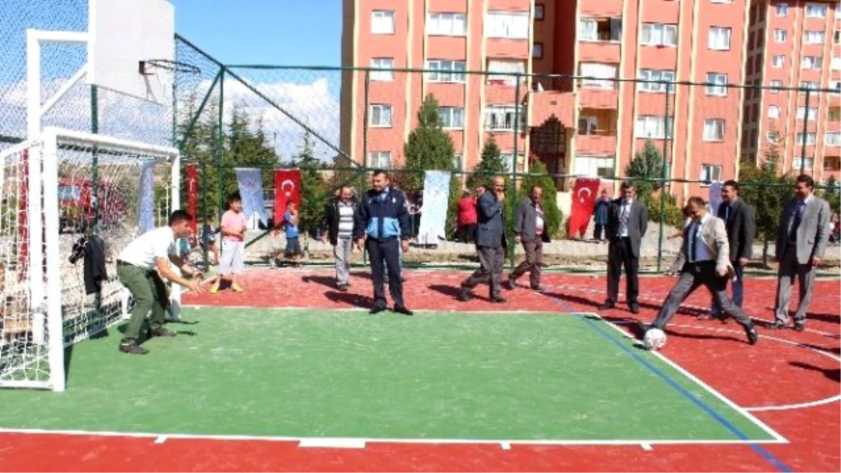 Beyşehir\'de Çok Amaçlı Spor Sahası Açıldı