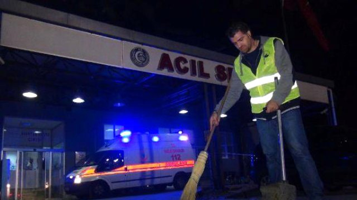 Bursa Polisi Bu Kez Temizlik Görevlisi Oldu