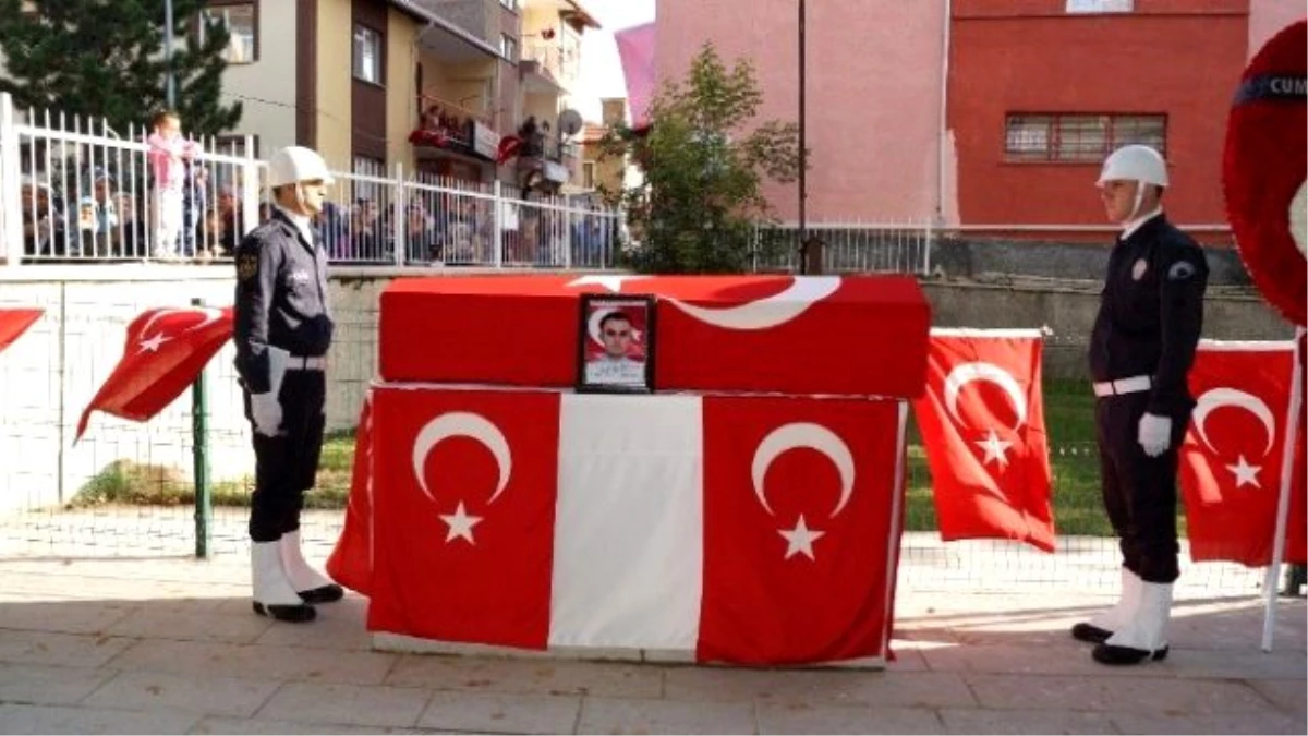 Çubuk\'ta Şehit Polisi Son Yolculuğuna Binlerce Vatandaş Uğurlandı