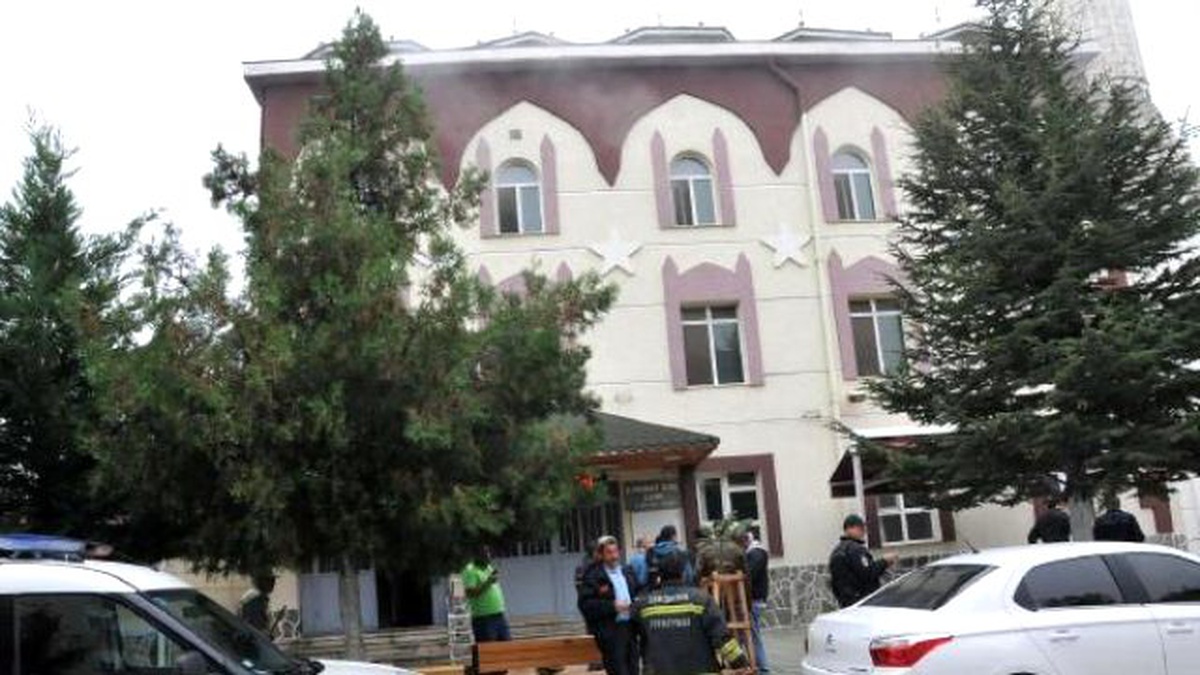 Eskişehir\'de 2 Cami Kundaklandı