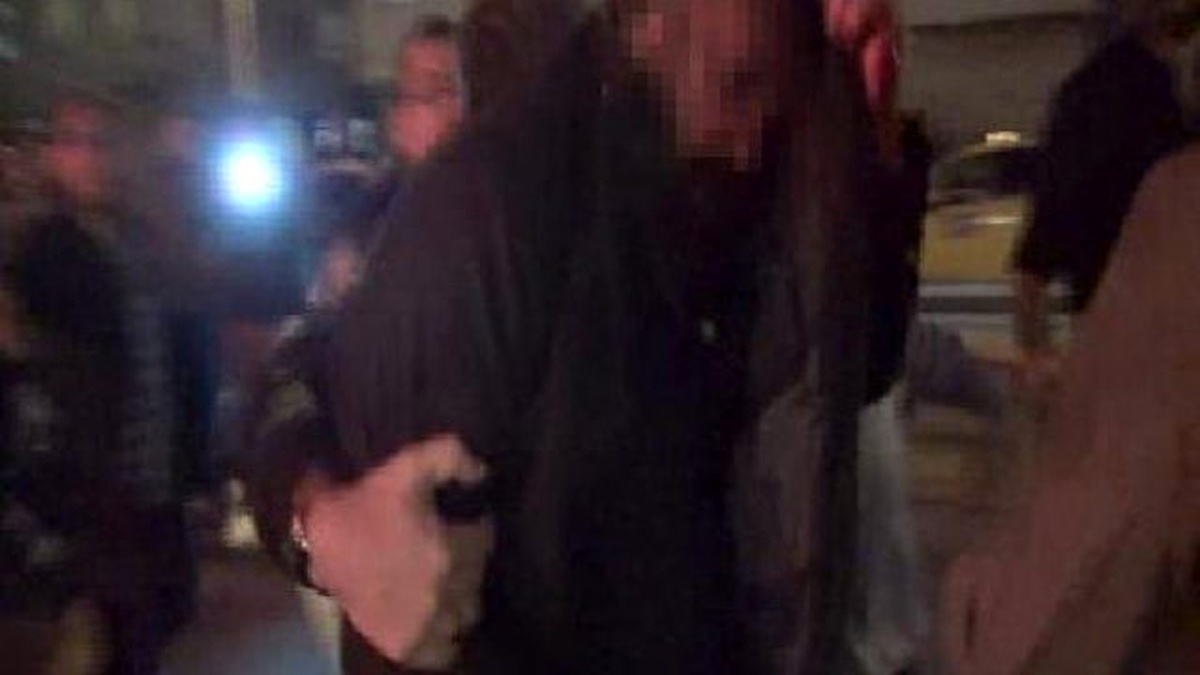 Eskişehir\'de Protesto Yürüyüşünde Çekim Yapan Polise Linç Girişimi