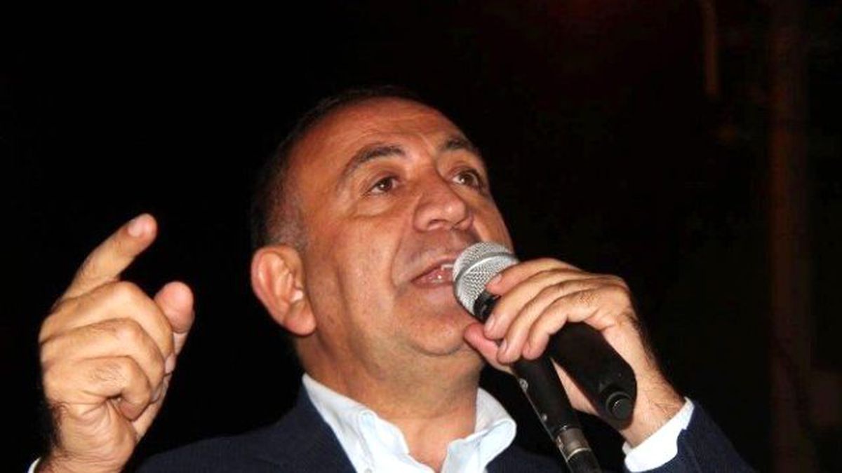 Gürsel Tekin: "Ak Parti ve MHP\'ye Oy Verenler En Azından Bu Dönem CHP\'ye Oy Versinler"