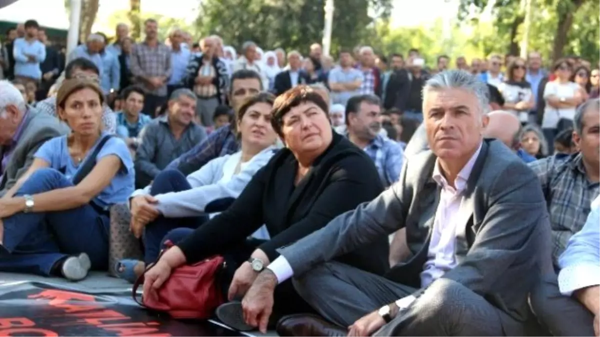 Hdp Seçim Minibüslerini Siyah Bezle Kapattı