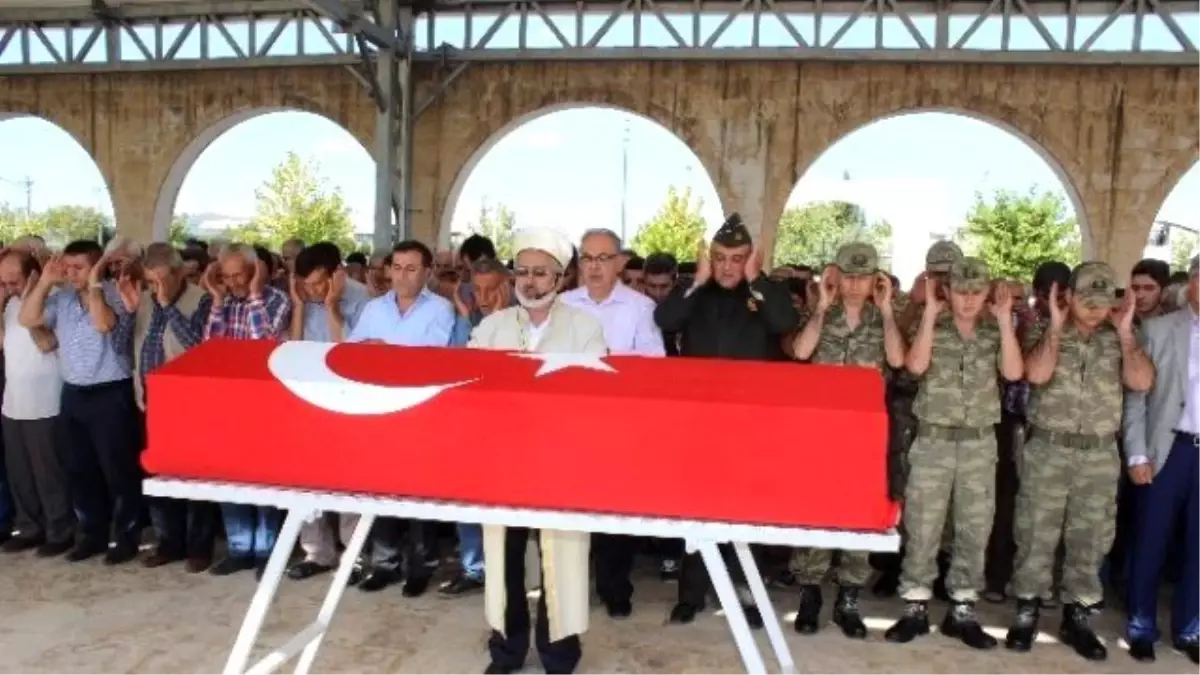 Kore Gazisi Törenle Toprağa Verildi