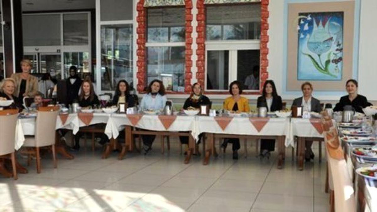 Körfez Bayanları Kahvaltıda Buluştu