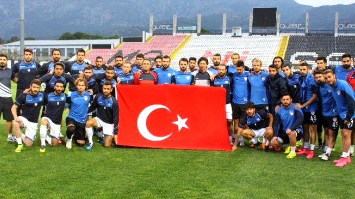 Manisaspor-ankara Demirspor Maçı Yas Nedeniyle Ertelendi