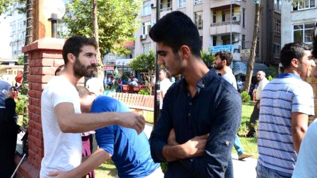Mersin\'de, Bombalı Patlama Protesto Edildi