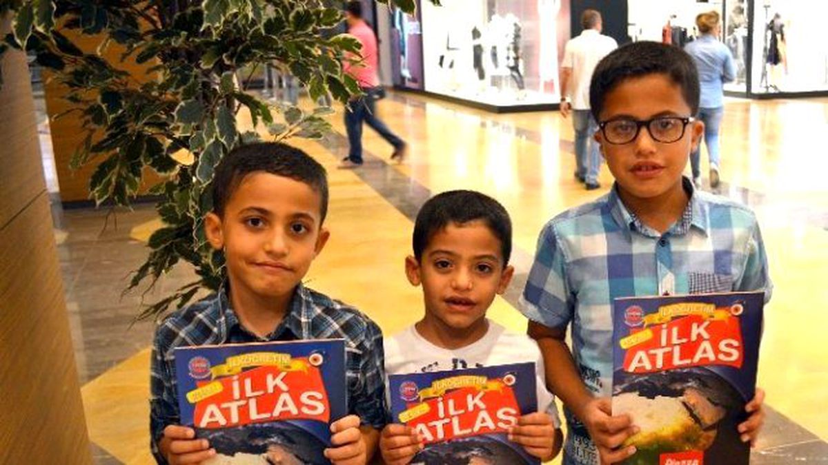 Piazza Avm\'den Dünya Çocuk Günü\'nde Hediye Yağmuru
