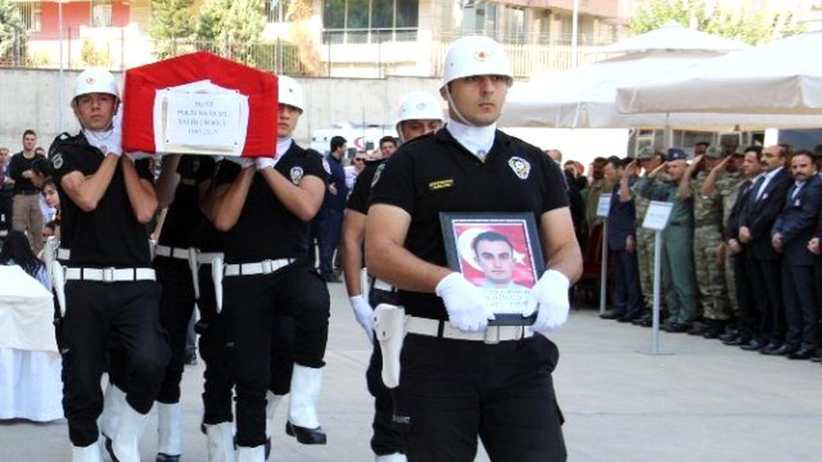 Şehit Polis Memleketine Uğurlandı