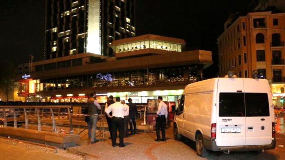 Taksim Metro İstasyonu\'nda Şüpheli Paket Paniği