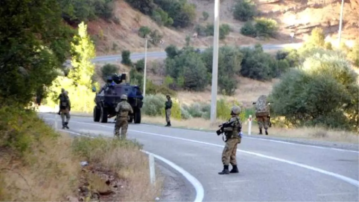 Tunceli\'de PKK\'nın Yola Tuzakladığı 250 Kilo Bomba Bulundu