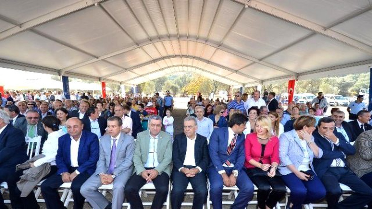 Yeni Foça\'da İleri Bijolojik Arıtma Tesisinin Temeli Atıldı