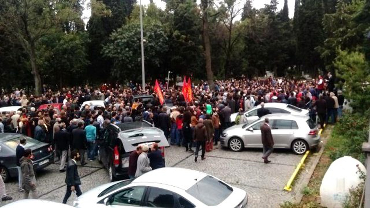 Ankara\'da Ölen HDP\'li Vekil Adayı İçin Yüzlerce Kişi Yürüdü