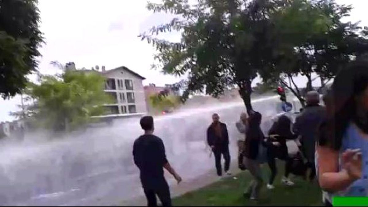 Ankara\'daki Bombalı Saldırısı Protestosuna Muğla\'da Müdahale: 17 Gözaltı