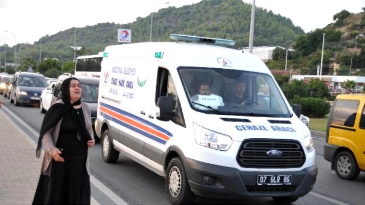 Ankara\'daki Patlamada Ölen 2 Kişinin Cenazeleri Alanya\'ya Getirildi