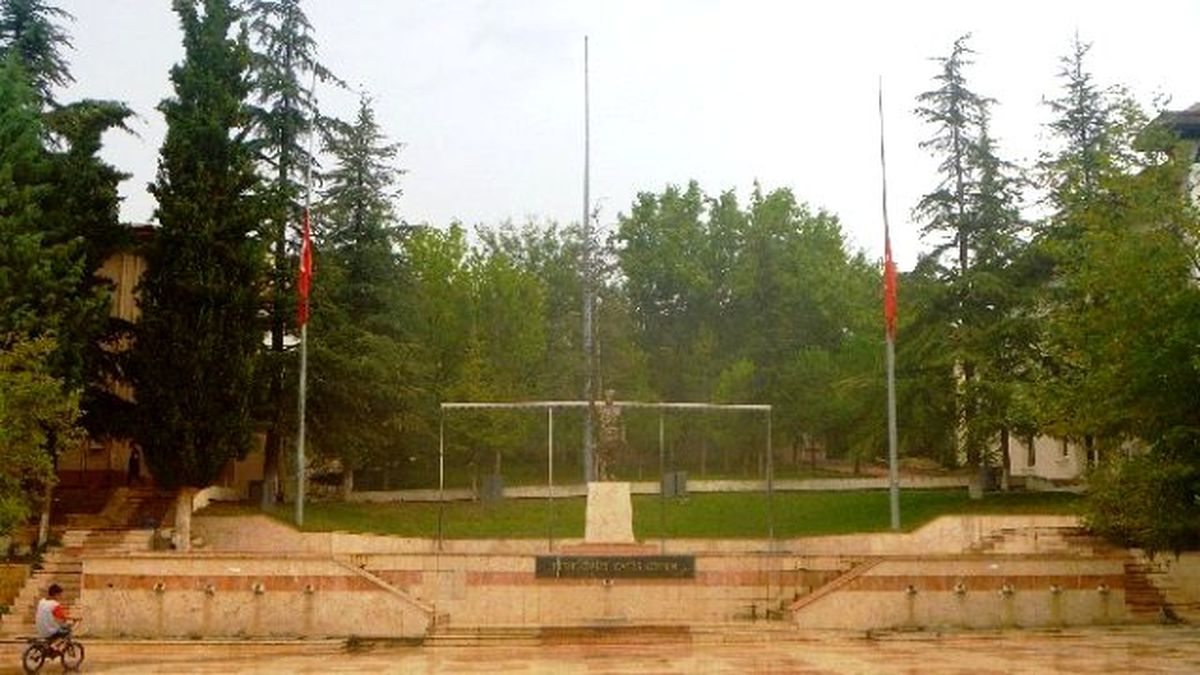 Bilecik\'te Bayraklar Yarıya İndirildi