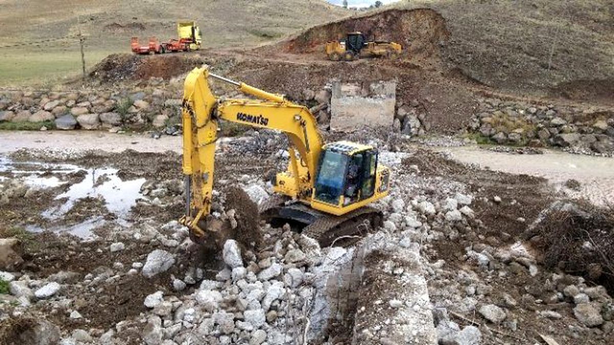 Büyükşehir, Kırsala Menfez ve İstinat Duvarı Yapıyor