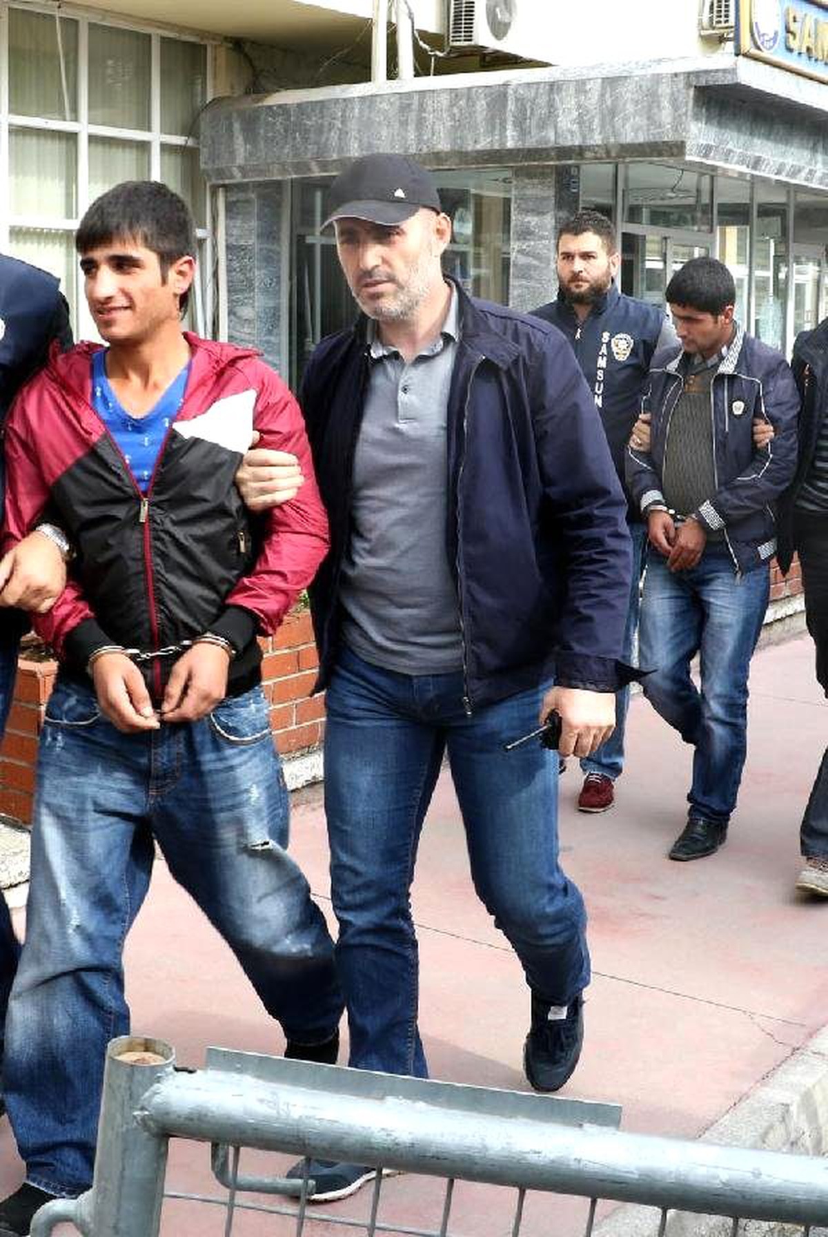 Çalıştığı Benzin İstasyonunu Arkadaşıyla Birlikte Soydu