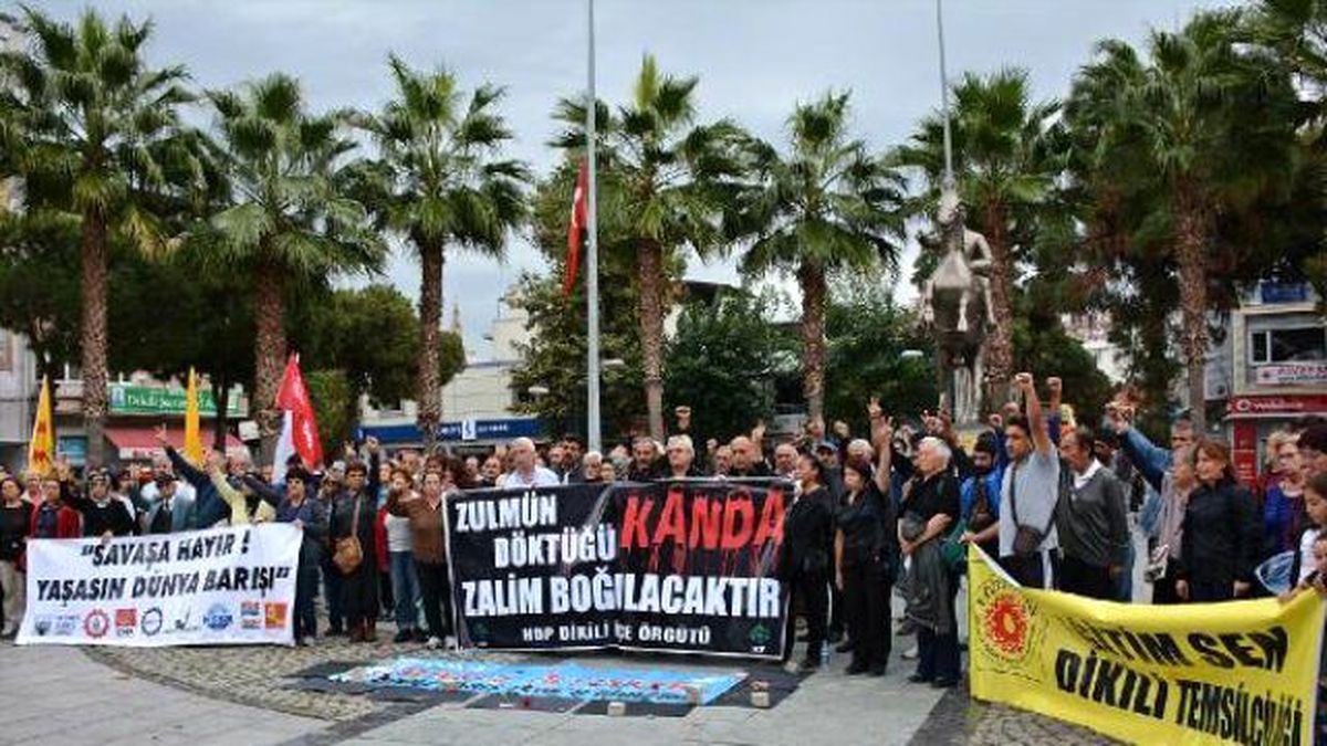 Dikili\'de Ankara\'daki Terör Saldırısı Protesto Edildi