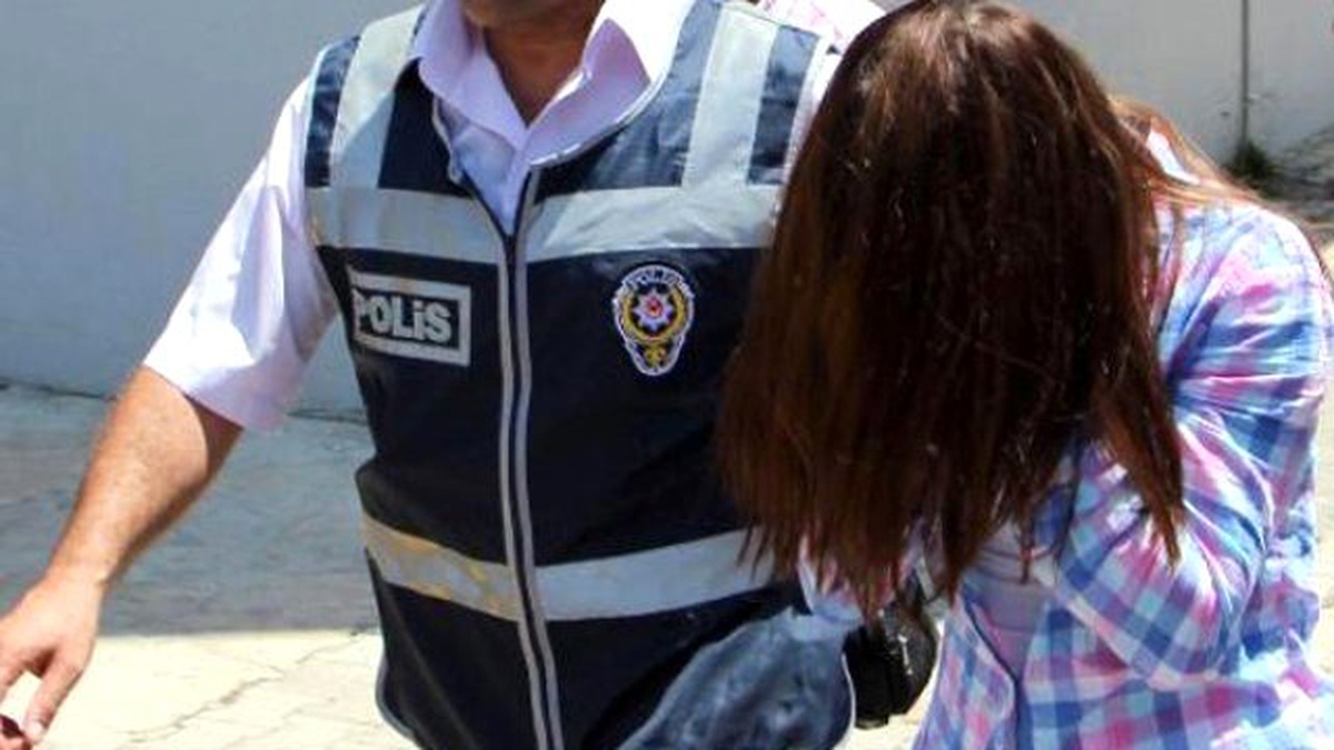 Sütyeninden 100 Uyuşturucu Hap Çıkan Kadın: Benim Haberim Yok
