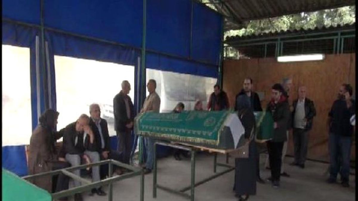 Hdp Milletvekili Adayı Mollaoğlu\'nun Cenazesi İstanbul\'da Toprağa Verilecek