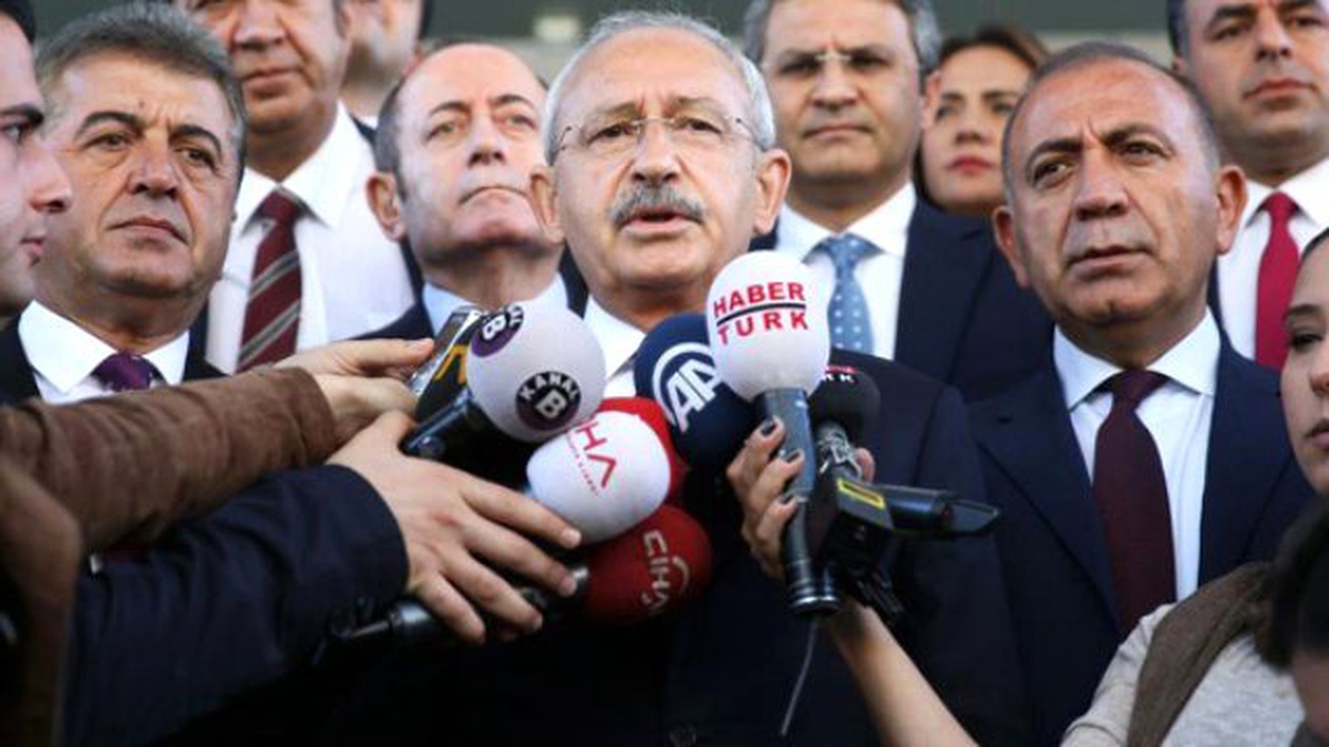Kılıçdaroğlu, Kanlı Meydan Karanfil Bırakıp Davutoğlu İle Görüşecek