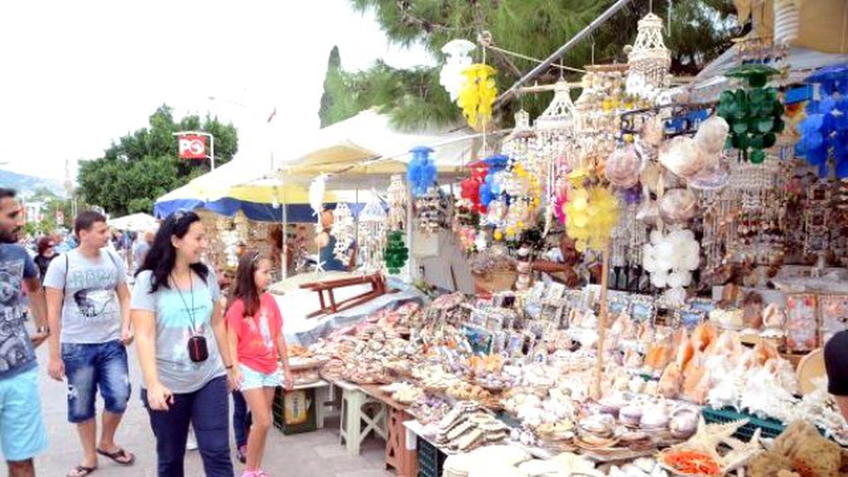 Lodosta Yanaşamayınca Yolcular Filikayla Taşındı