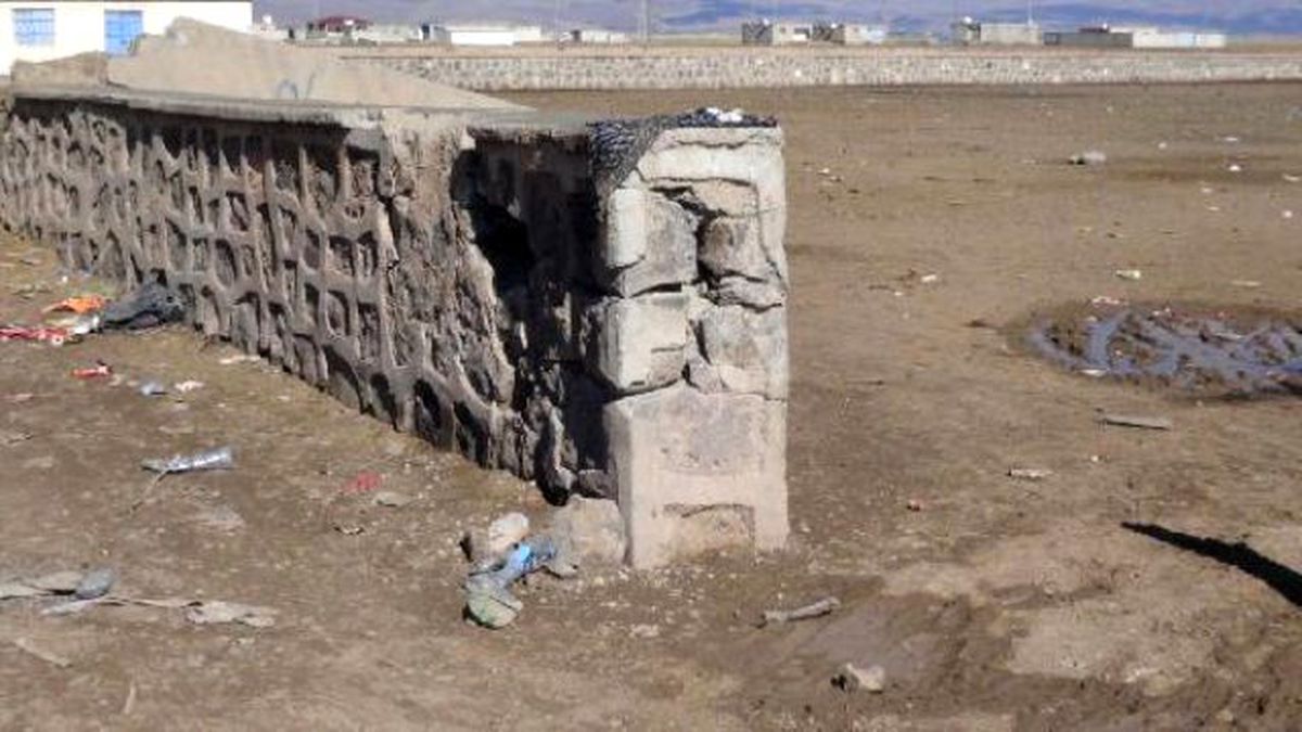 Mülteci Çocuğun Duvar Üstünde Cesedi Bulundu