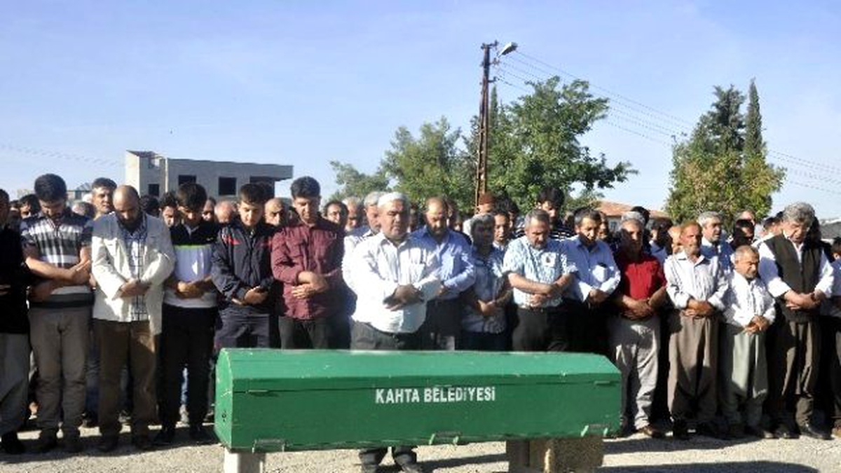 Patlamada Ölen Makinist Adıyaman\'da Toprağa Verildi