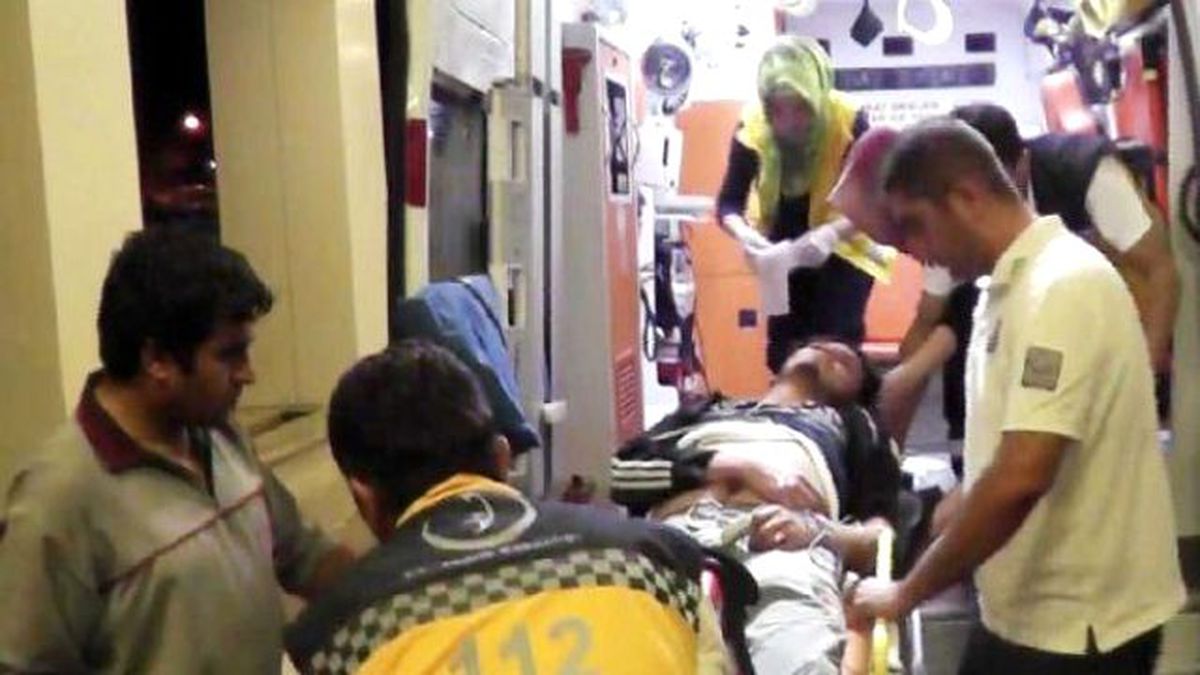 Şanlıurfa\'da Sokakta Silahlı Saldırı: 2 Yaralı