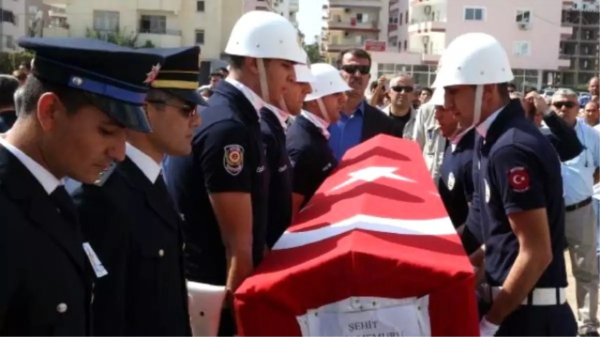 Şehit Polis Cem Tayfun, Mersin\'de Toprağa Verildi