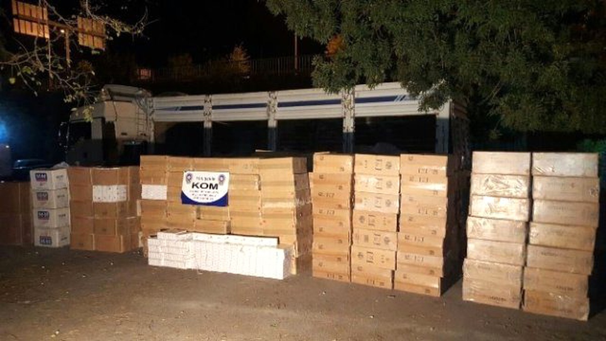 Turizm Şirketi Otobüslerinde Kaçak Sigara Yakalandı