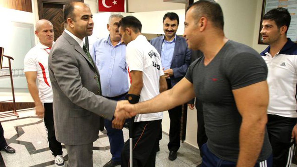 Urfa\'nın Gururları Engel Tanımadı
