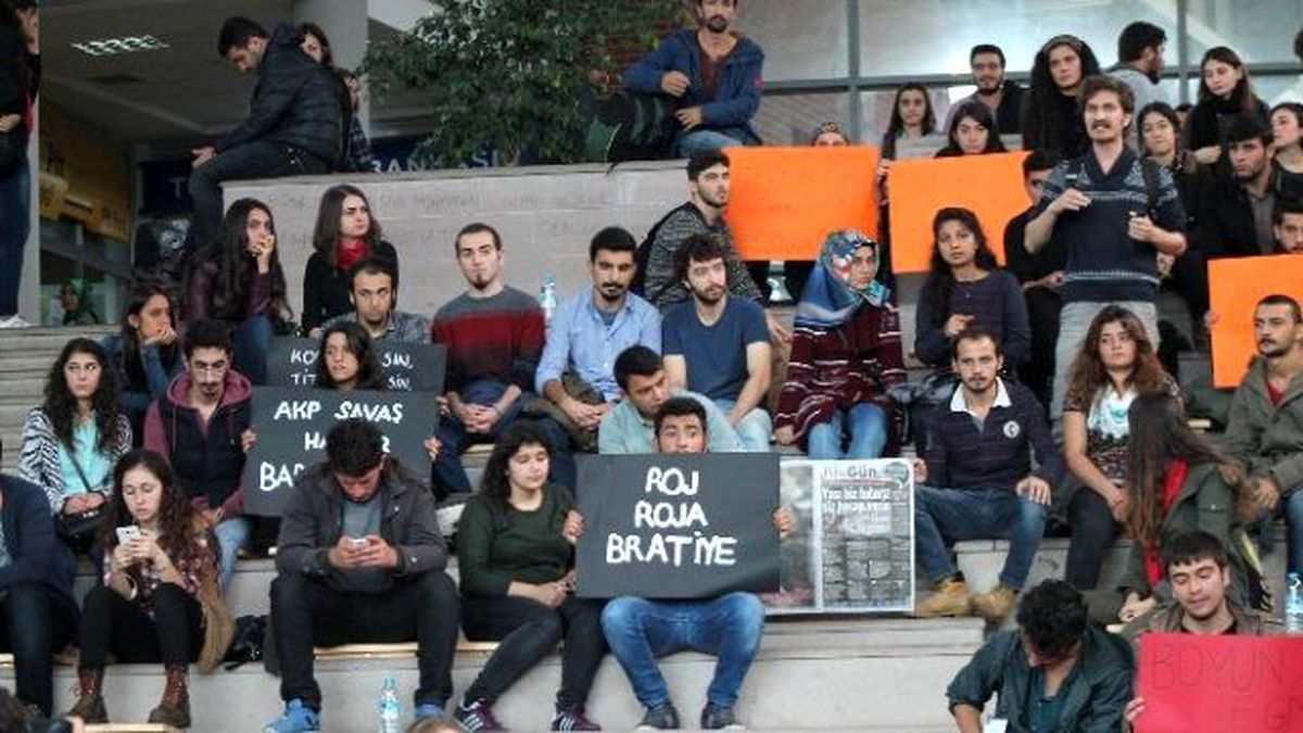 Ankara\'daki Patlama Aibü\'de Protesto Edildi