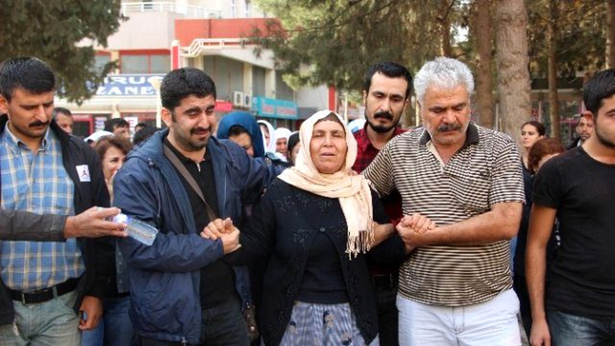 Ankara\'daki Patlamadahayatını Kaybeden Yılmaz Elmascan Suruç\'ta Defnedildi