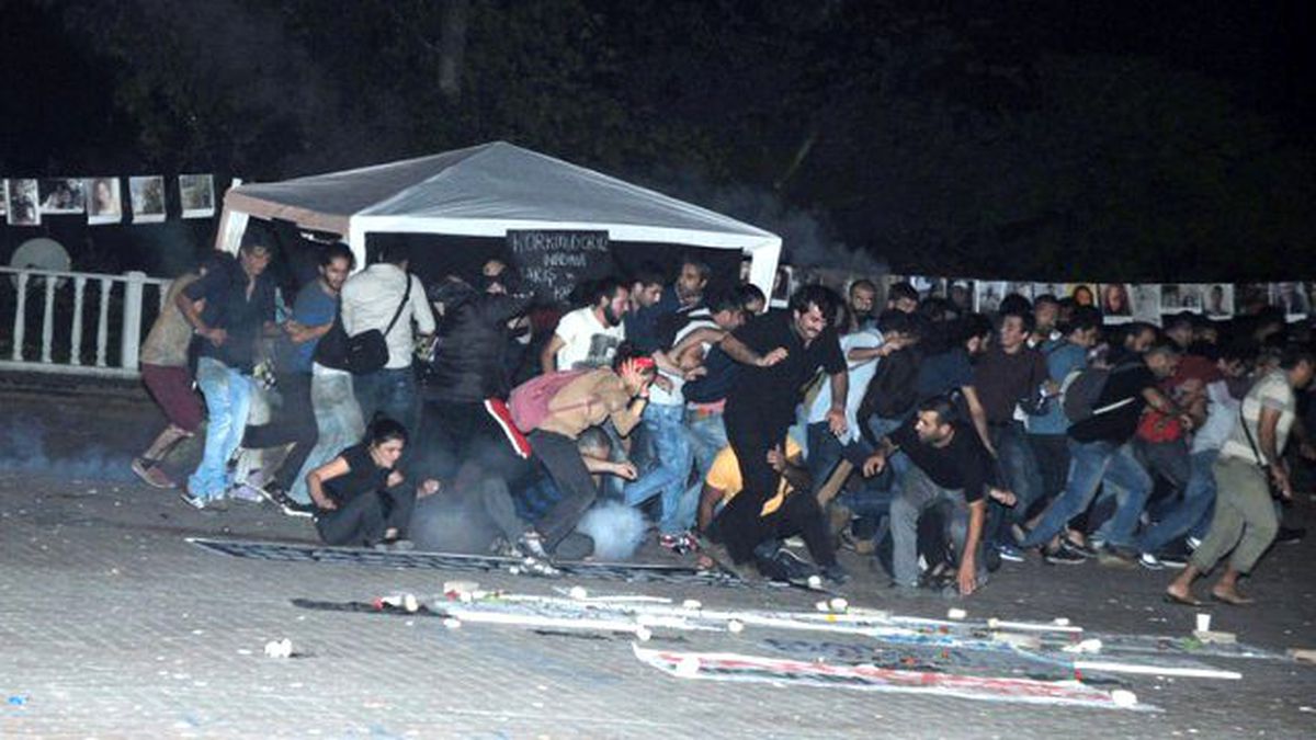 Antalya'da 'Barış İçin Evet' Çadırına Polis Müdahale Etti